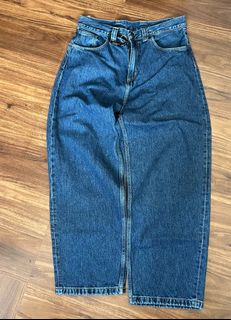 (Category: ) located in . Submitted by hypebeast2024 (Listing ID 1345422524, Image 1). Description: .