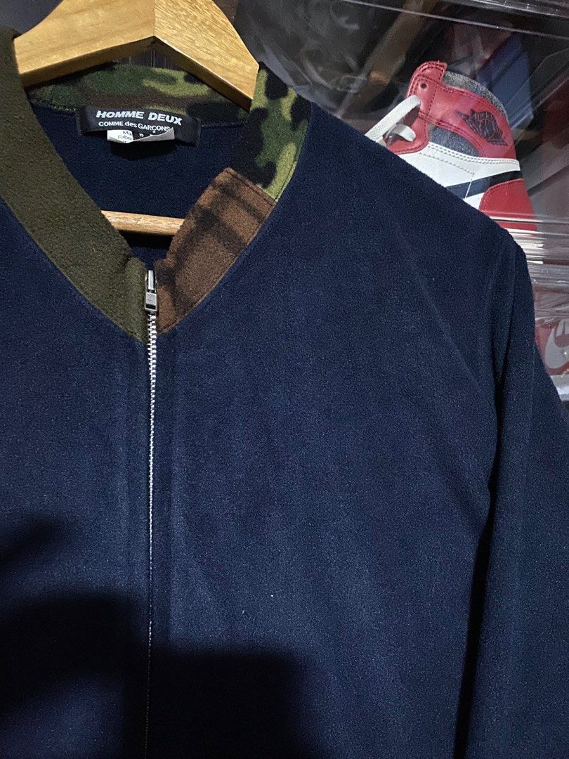 Comme des garcons fleece jacket (Category: Coats, Jackets and Outerwear) located in Baguio. Submitted by fullroom.dgs (Listing ID 1345424500, Image 2). Description: Comme des garcons fleece jacket Very good condition Meidum ( s on tag only ) .