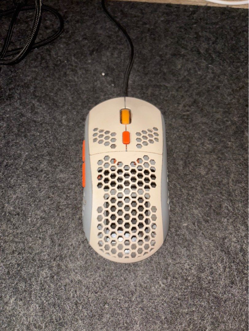 CPSTECH/ZIYOULANG M8 Wired Mouse (Category: Mouse & Mousepads) located in Manila. Submitted by edisonmode09024 (Listing ID 1345056680, Image 3). Description: CPSTECH M8 Wired Mouse Bought from orange app for 600, selling it for 300 Issues: Need cleaning but other than that no issues, well maintained Notable Features: - RGB Lighting with dedicated button - Built-in DPI button - Dedicated side buttons - USB Wired Mouse NOTE: - Price in listing is f