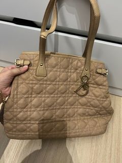 (Category: ) located in . Submitted by miahusna (Listing ID 1345507332, Image 1). Description: .