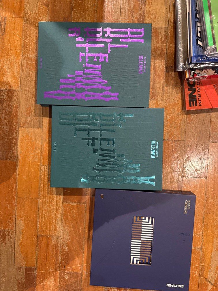 Enhypen CD Bundle (Category: CDs & DVDs) located in Muntinlupa City. Submitted by ycslash98 (Listing ID 1345412852, Image 1). Description: No PCs, bought directly from weverse shop !! Decluttering .