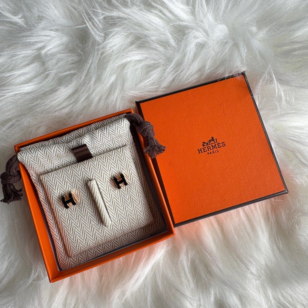 Hermes Mini Pop H Earrings Black Rose Gold Hardware (Category: Accessories) located in Singapore. Submitted by missbrownbear (Listing ID 1345380431, Image 1). Description: Brand new purchase Full set with photocopy receipt Retail Price $850 .