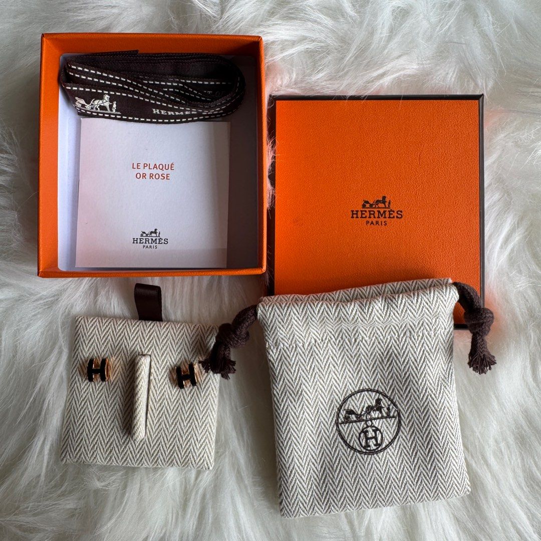 Hermes Mini Pop H Earrings Black Rose Gold Hardware (Category: Accessories) located in Singapore. Submitted by missbrownbear (Listing ID 1345380431, Image 3). Description: Brand new purchase Full set with photocopy receipt Retail Price $850 .