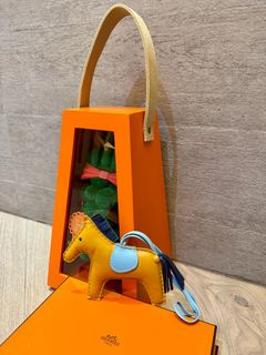（分類：）位於 。 由 pantone21 提交（商品編號 1345428233，圖片 1）。簡介： 。