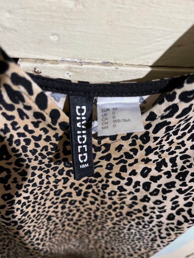 H&M Party dress (Category: Dresses) located in Dumaguete. Submitted by busdik (Listing ID 1345351861, Image 3). Description: Fits to Small to Medium Payment via Palawan pawnshop Delivery through J&T or any Payments first basis .