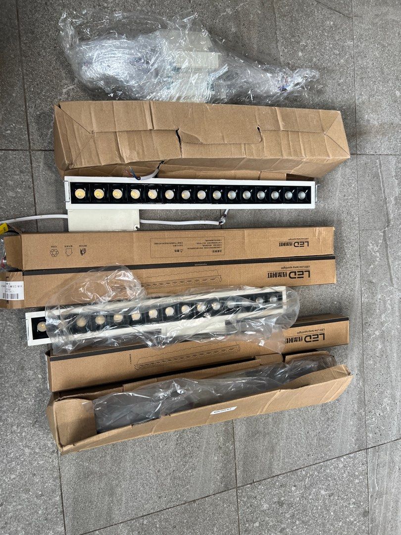 LED lights (Category: Lighting) located in Singapore. Submitted by f3rdauz (Listing ID 1345407213, Image 2). Description: Last picture shows how the light illuminates 7 Pieces available comes with its own drivers All for 30.
