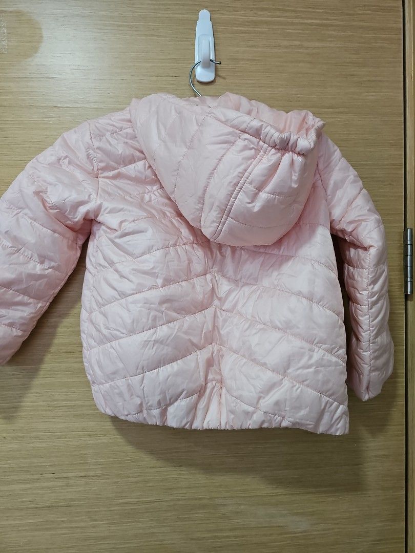 Light down jacket (Category: Babies & Kids Fashion) located in Singapore. Submitted by sindyisshopping (Listing ID 1345403911, Image 3). Description: size 120 6/7 years worn once for a few hours super light but warm.