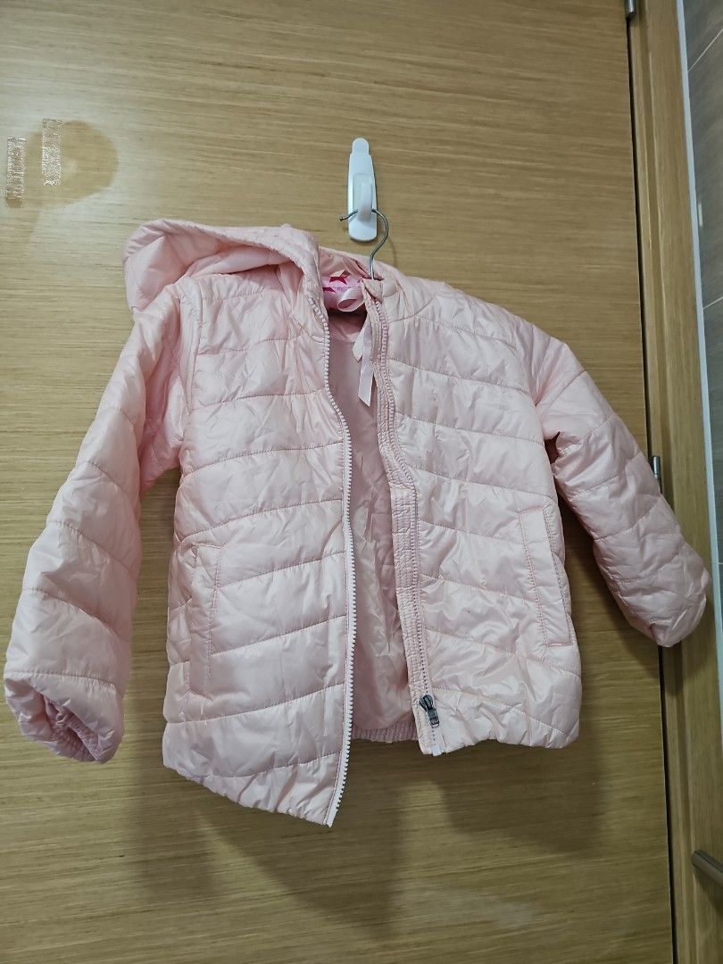 Light down jacket (Category: Babies & Kids Fashion) located in Singapore. Submitted by sindyisshopping (Listing ID 1345403911, Image 1). Description: size 120 6/7 years worn once for a few hours super light but warm.