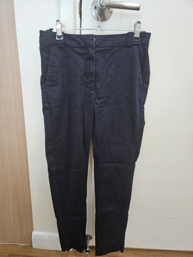 Mango Navy Blue Slim Chinos Trousers (Category: Other Bottoms) located in Taguig. Submitted by declutter.project (Listing ID 1345337000, Image 1). Description: Authentic.