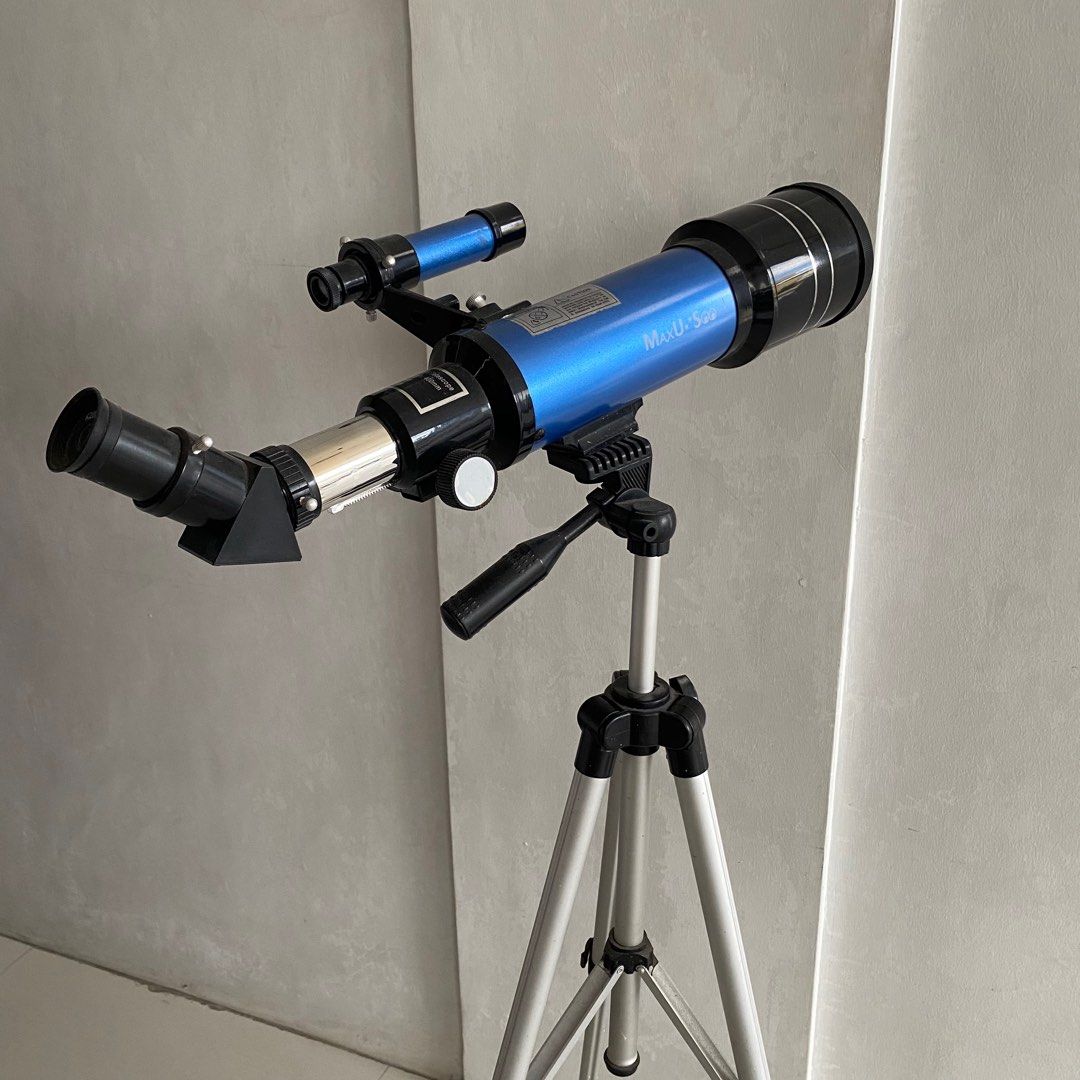 Max U See 400x70mm Kids Telescope (Category: Tripods & Monopods) located in Bulacan. Submitted by puzzles_piece (Listing ID 1345470968, Image 1). Description: Issue: Broken lens AS IS Idk how to operate this No inclusions Tripod is a little bit flimsy.