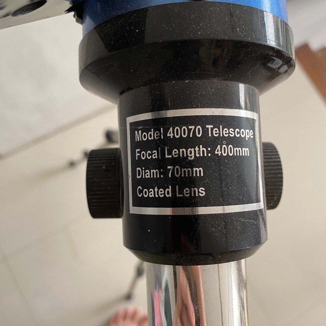 Max U See 400x70mm Kids Telescope (Category: Tripods & Monopods) located in Bulacan. Submitted by puzzles_piece (Listing ID 1345470968, Image 2). Description: Issue: Broken lens AS IS Idk how to operate this No inclusions Tripod is a little bit flimsy.