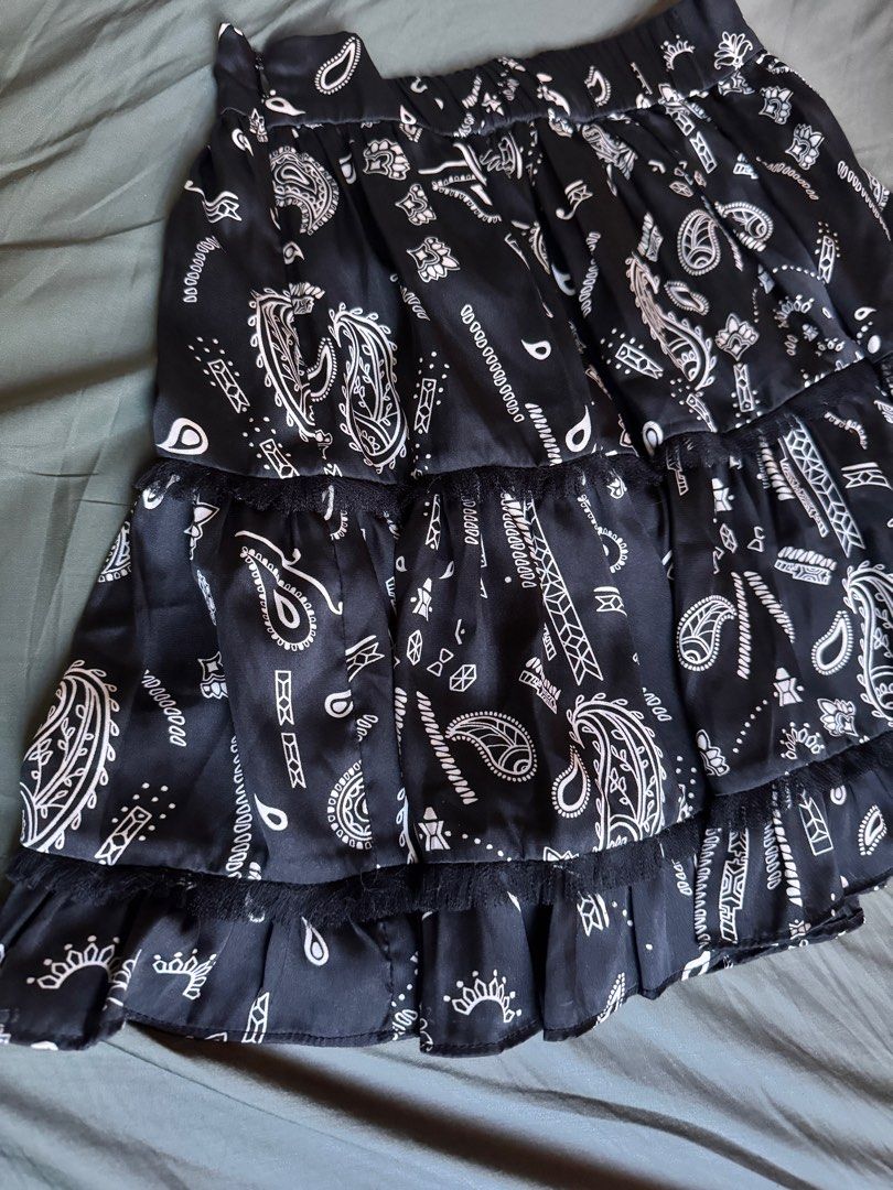 Mini layered skirt (Category: Skirts) located in Mandaluyong City. Submitted by declutcore (Listing ID 1345402795, Image 2). Description: Free when you buy 500 worth of my listing .