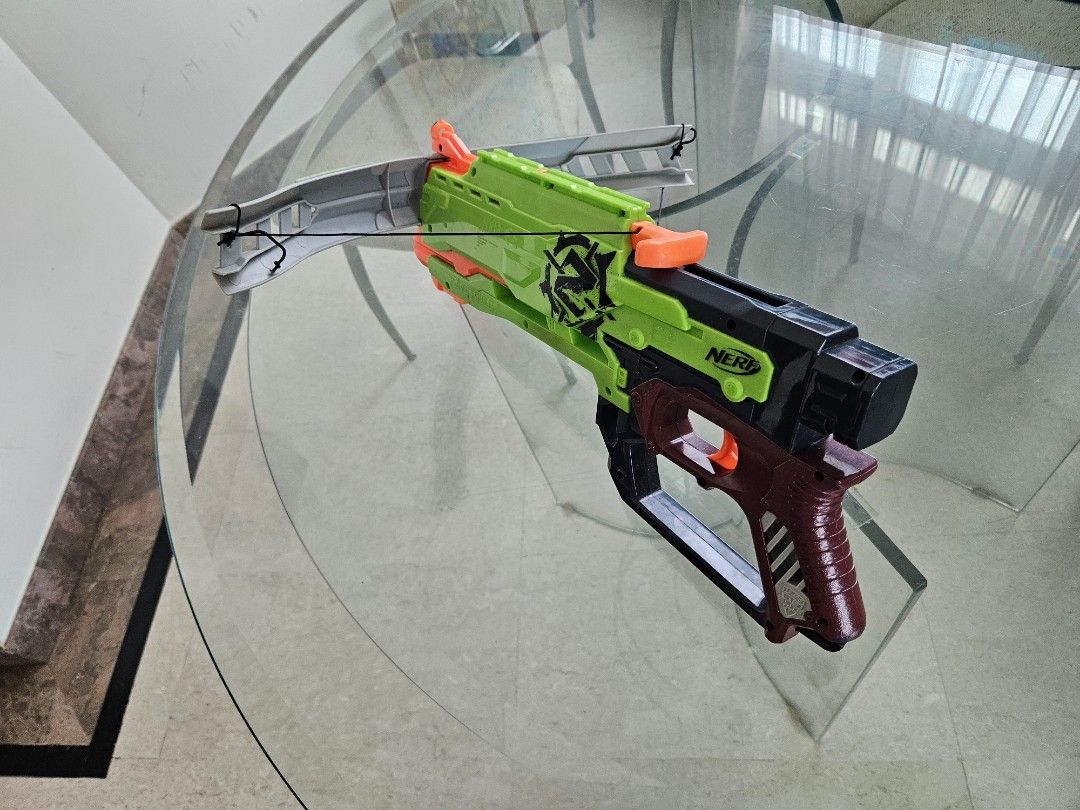 Nerf Guns Bundle (Category: Action & Battle Toys) located in Singapore. Submitted by usfret (Listing ID 1345309947, Image 4). Description: Nurf Gun bundle. total 6 pieces..