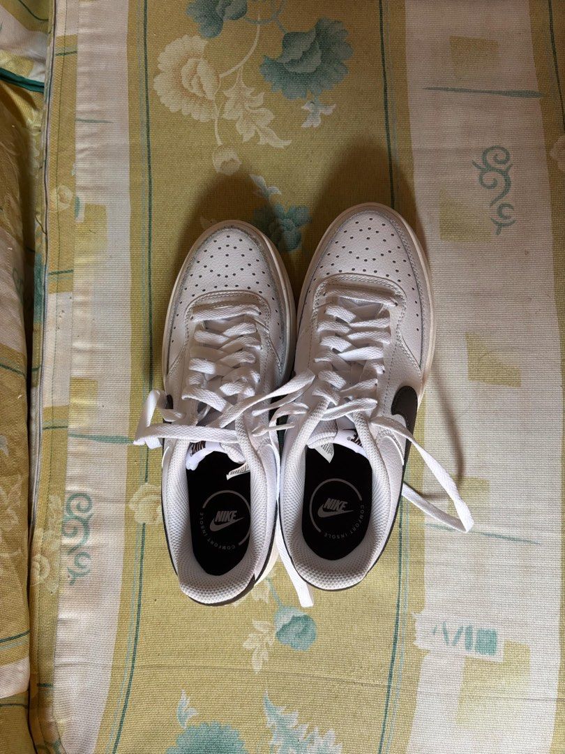 Nike shoes (orig) (Category: Casual Shoes) located in Quezon. Submitted by as_things (Listing ID 1345491200, Image 3). Description: -Brandnew -may need lang bilhin -pwede tumawad -Payment First ( gcash /maya) -Size 8.