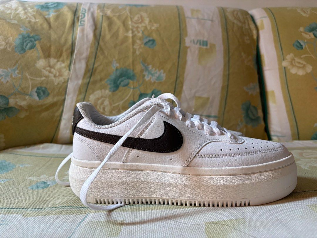 Nike shoes (orig) (Category: Casual Shoes) located in Quezon. Submitted by as_things (Listing ID 1345491200, Image 2). Description: -Brandnew -may need lang bilhin -pwede tumawad -Payment First ( gcash /maya) -Size 8.