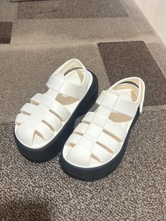 (Category: ) located in . Submitted by heidisclosetcollection (Listing ID 1345364568, Image 1). Description: .