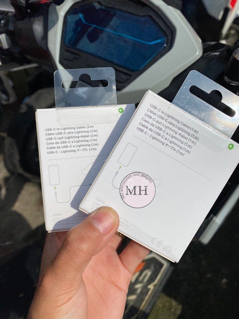 Original❗️iphone ios charger 20w (Category: Chargers & Cables) located in Manila. Submitted by mh.gadgetsaccessories (Listing ID 1345354422, Image 2). Description: PROMO SALE 2025‼️ IPHONE FAST CHARGER⚡️⚡️⚡️ ALL CHARGER ARE BRANDNEW SEALED💯 IT HAS SERIAL ON CORD💯 SAME DAY DELIVERY WITHIN METRO MANILA SHIP VIA LALAMOVE 🛵 Mode of payment : CASH ON DELIVERY ( COD ) ✔️ GCASH ✔️ NEW : Iphone 15 pro max charger - 35W adapter + 1m cable = 1200 - 35W 