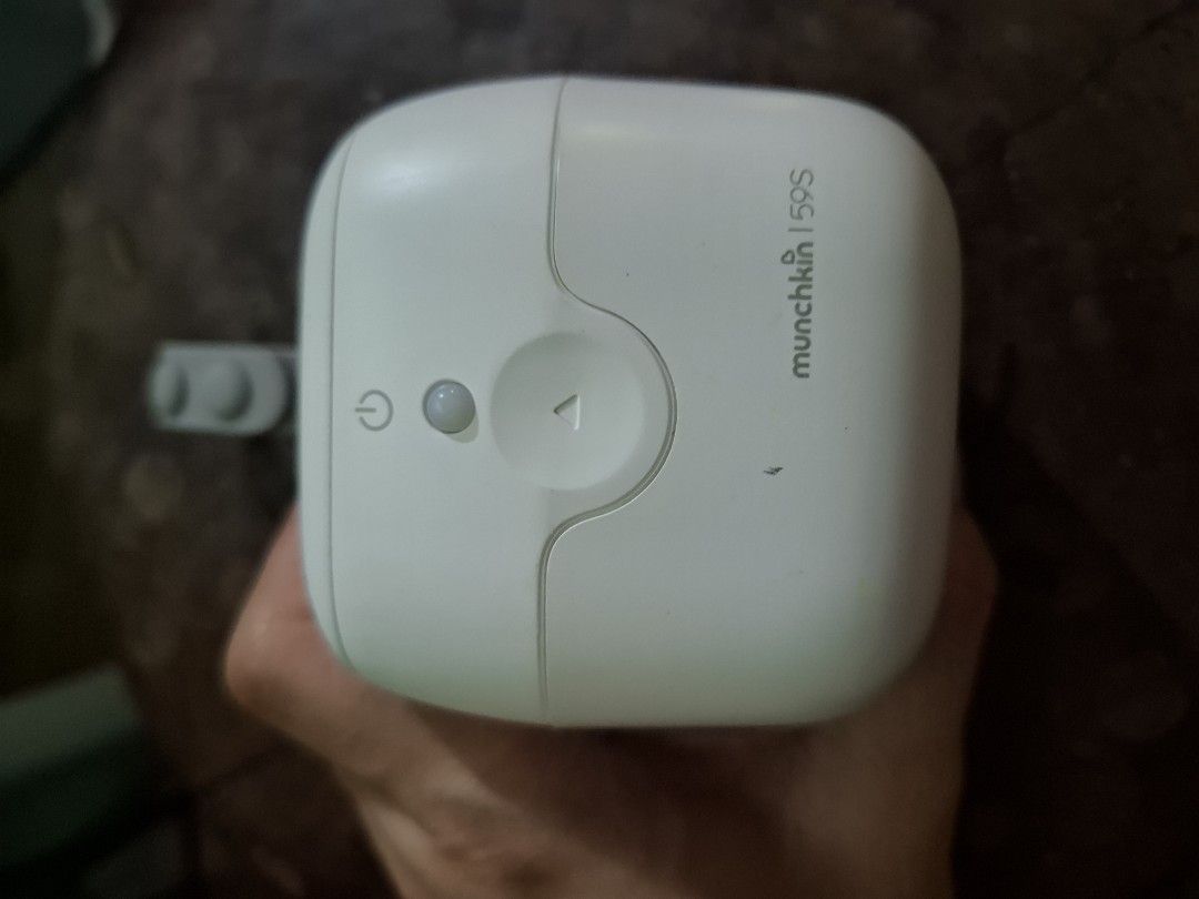 Portable sterilizer by Munchkin (Category: Other Babies Going Out Needs) located in Las Pinas. Submitted by lynnsite (Listing ID 1345313250, Image 1). Description: opened but never used.does not come with box, only charger and manual.