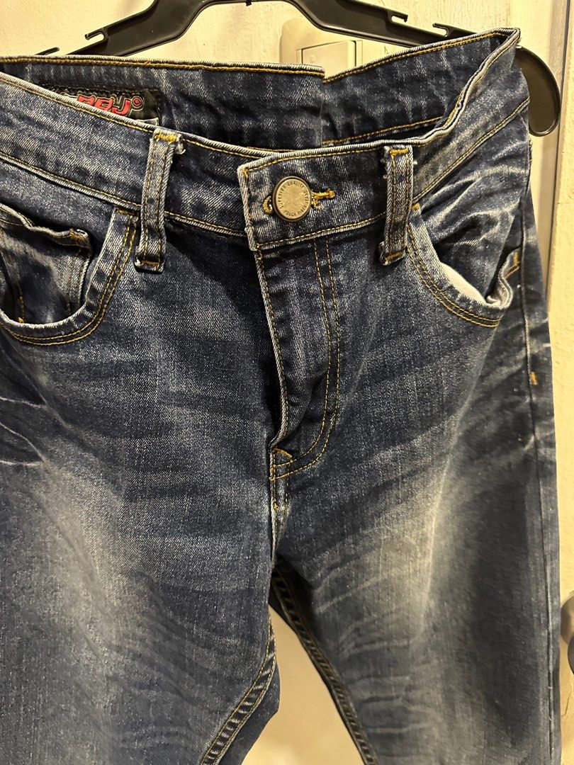Preloved Authentic RRJ Denim Skinny Jeans (Category: Jeans) located in Manila. Submitted by allison0710 (Listing ID 1345364906, Image 2). Description: Condition: 9/10, used only a few times ✅ RFS: Decluttering 👕 MOP: Bank Transfer/GCASH 📱 MOD: Lalamove/Grab within Metro Manila, J&T Nationwide 🚚 Meet ups: QC Area 📍 NEGOTIABLE 🔑 .