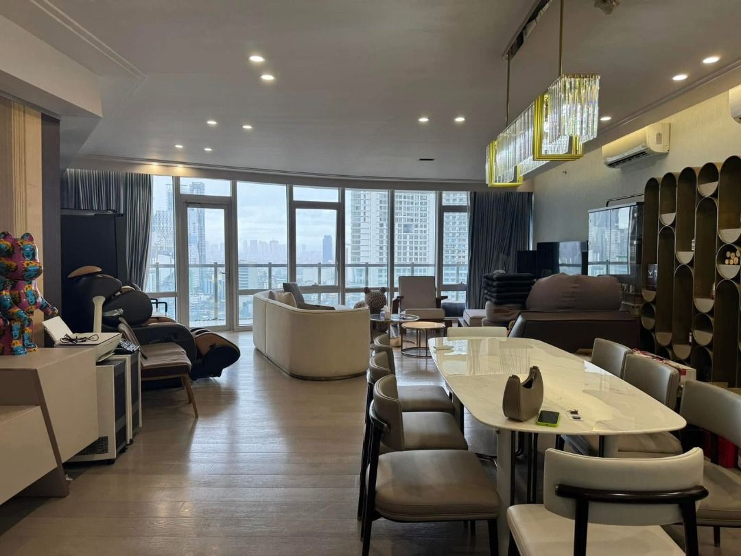 🔆Proscenium at Rockwell - Kirov Tower (Category: Apartments & Condos) located in Makati City. Submitted by renzproperties (Listing ID 1345395991, Image 1). Description: 🔆Proscenium at Rockwell - Kirov Tower For Sale - ₱90M Gross 3 BR + maid’s room w T&B 3 TB + powder room 224 sqm Fully Furnished Parking: 2 Features: •⁠ ⁠Interior designed ✨ •⁠ ⁠Mid floor “C” unit •⁠ ⁠Pasig river view Remarks: •⁠ ⁠Clean title •⁠ ⁠Individual owner •⁠ ⁠Cash buyer o