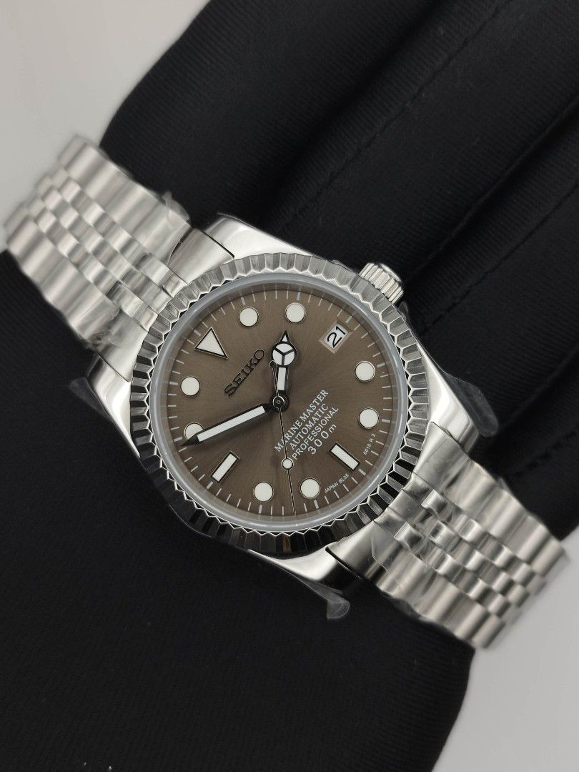 Seiko datejust seikolex (Category: Women's Watches) located in Quezon City. Submitted by ars_watches (Listing ID 1345504212, Image 1). Description: original Seiko nh36 movement 36mm case dm sapphire glass wind hacking mechanism 904L stainless steel aftermarket base 904L stainless steel aftermarket jubilee strap with box and paper bag.
