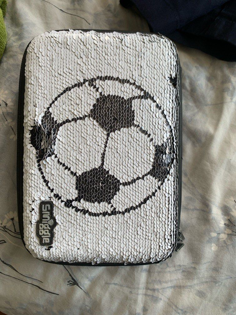 Smiggle pencil case (Category: Other Stationery & Craft) located in Singapore. Submitted by rhinoman (Listing ID 1345358708, Image 1). Description: .