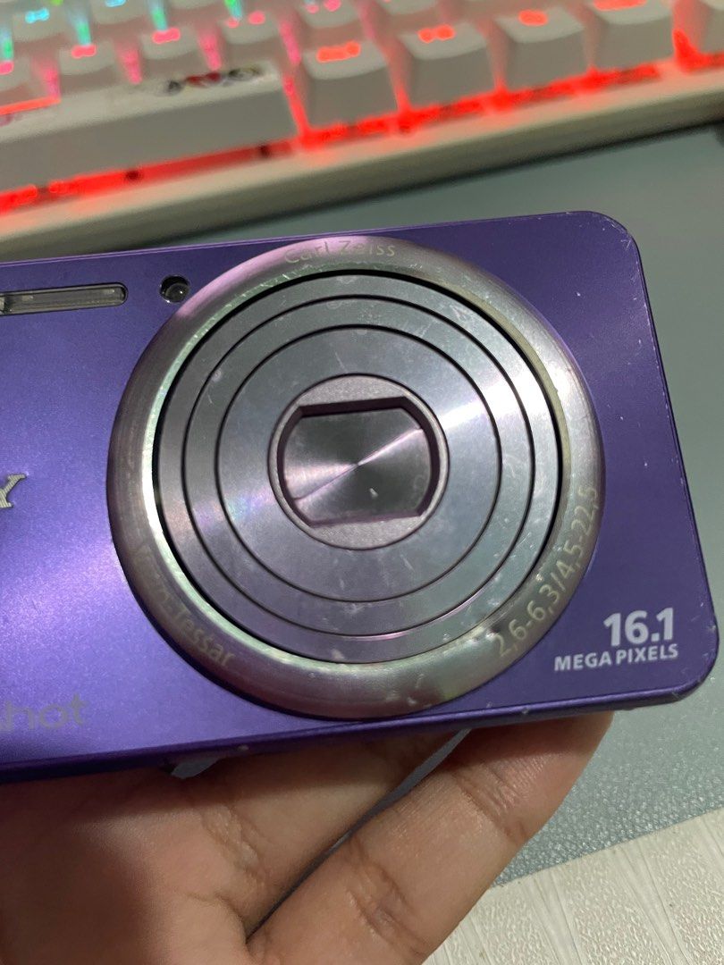 SONY CYBERSHOT DSC-W570 (Category: Cameras) located in Rizal. Submitted by legendiaries (Listing ID 1345445704, Image 3). Description: Sony Cybershot DSC-W570 3000 - look closely for the condition - japanese language ( idk how to change it) - may purple line na maliit pag landscape yung pictures, part portrait wala naman (weird) - with SD card and battery - no charger - NEGOTIABLE IF SURE BUYER pm for deets! .