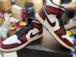 (Category: ) located in . Submitted by SneakerheadMY (Listing ID 1345407588, Image 1). Description: .
