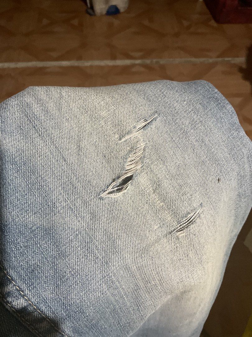 Straight cut light blue Pants (Category: Jeans) located in Tacloban City. Submitted by pd.clutter (Listing ID 1345420010, Image 2). Description: Waist: 30 length:41.5 Issue: see last pic.
