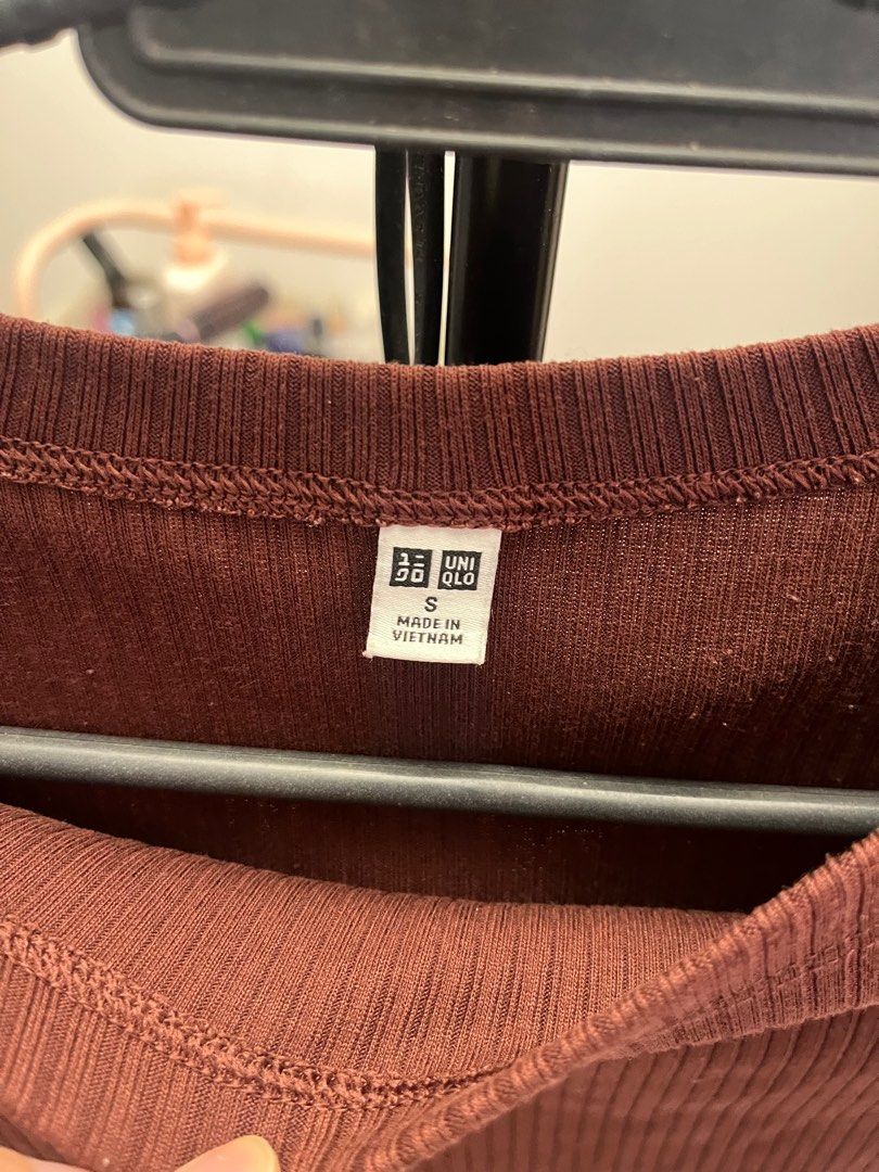 Uniqlo Maroon Blouse Top Corporate (Category: Blouses) located in Cavite. Submitted by thoughtfulpieces (Listing ID 1345380861, Image 2). Description: Decluttering.