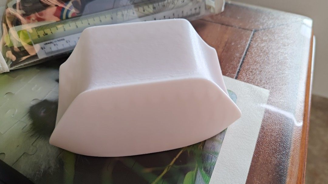 Xbox controller stand (Category: Controllers) located in Singapore. Submitted by saaalt (Listing ID 1345418399, Image 2). Description: Just bought online, didn't like it..