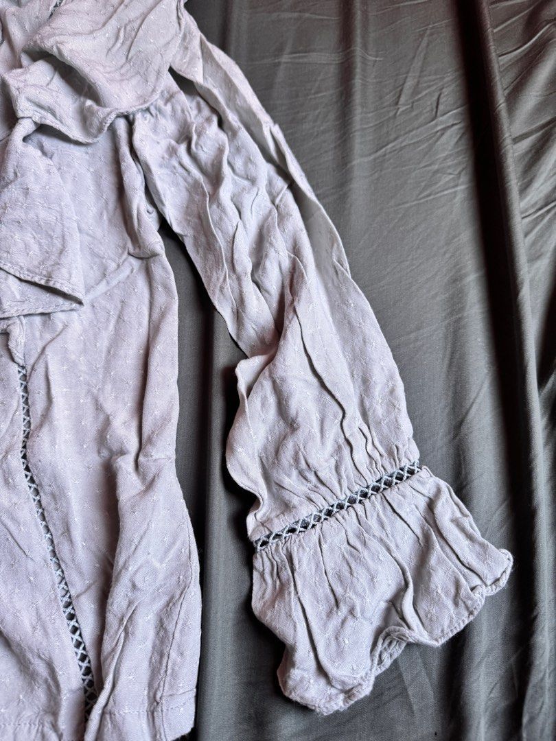 Zalora Work (Category: Longsleeves) located in Mandaluyong City. Submitted by declutcore (Listing ID 1345390700, Image 3). Description: Very nice in actual! Only used once Hard to let go, selling cause i prefer wearing shirts in the office You can’t find this piece in zalora app anymore, attaching photo for reference. Decluttering .