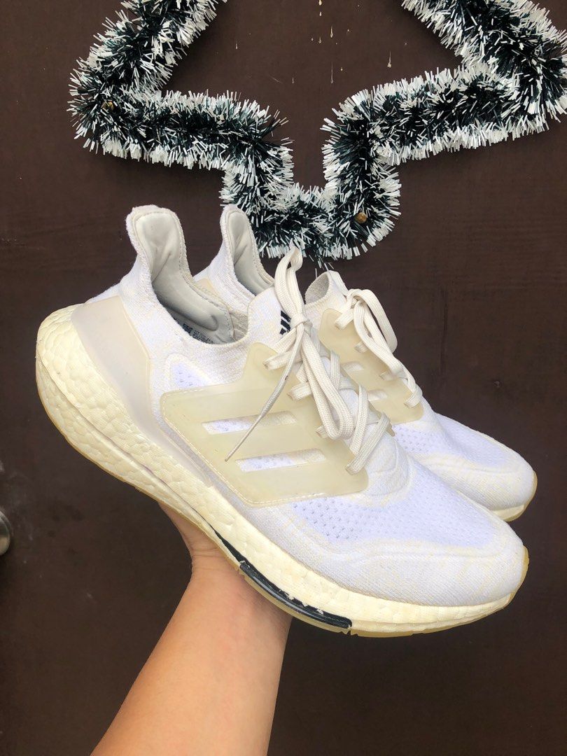 ADIDAS ULTRABOOST 7.5mens (Category: Sneakers) located in Cebu City. Submitted by matfinds (Listing ID 1345688754, Image 1). Description: guaranteed original 💯 good to excellent condition 💯 no sole separation durable size (check photos) Cebu city 📍 we shipp outside cebu .