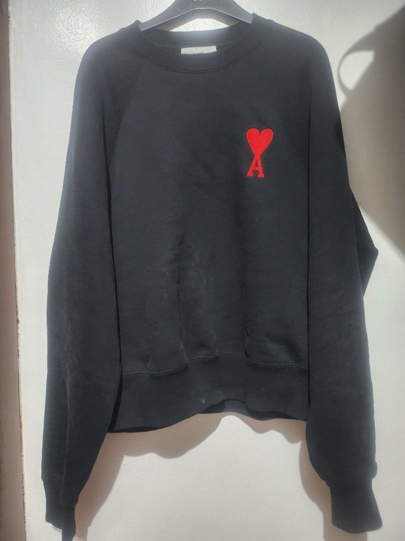 Ami Paris sweatshirt (Category: Activewear) located in Antipolo. Submitted by capizexport (Listing ID 1345670669, Image 1). Description: Ami Sweatshirt crop men Price 9000 size medium can fit large bought online ssense can provide proof of payment rfs will need a bigger size, crop not my thing. guaranteed authentic or money back.
