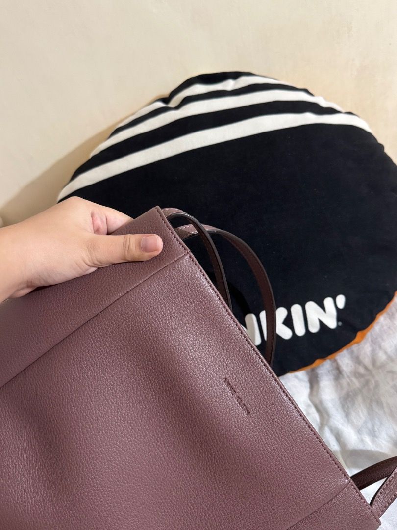 Anne Klein old rose long handle shoulder bag (Category: Shoulder Bags) located in Subic. Submitted by e-clutter (Listing ID 1345636065, Image 2). Description: looks new genuine soft leather 3rd pic for reference pm for more pics and info.