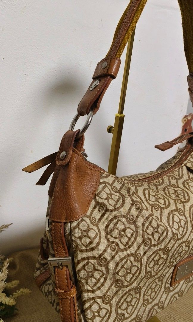 Babila Hobo Bag (Category: Luxury Bags & Wallets) located in Baguio. Submitted by PreiLoveMaria (Listing ID 1345683314, Image 3). Description: Babila Hobo Bag Lightly Used Normal signs of wear Kindly check the Detailed photos Shipping via J&T only No COD and COP.