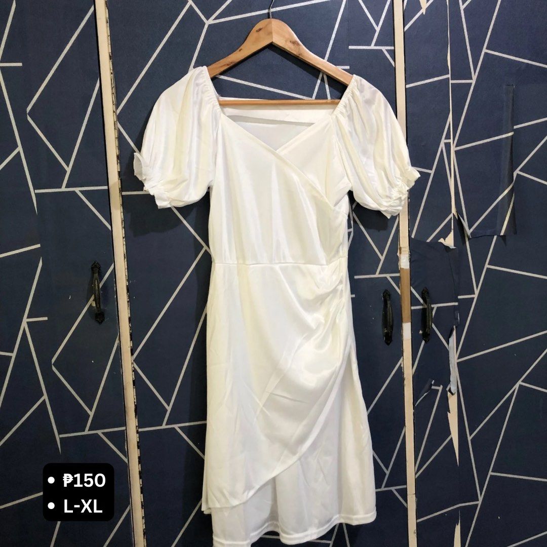 Brand new formal white dress (Category: Dresses) located in Manila. Submitted by reenedyn0909 (Listing ID 1341992864, Image 1). Description: XL.