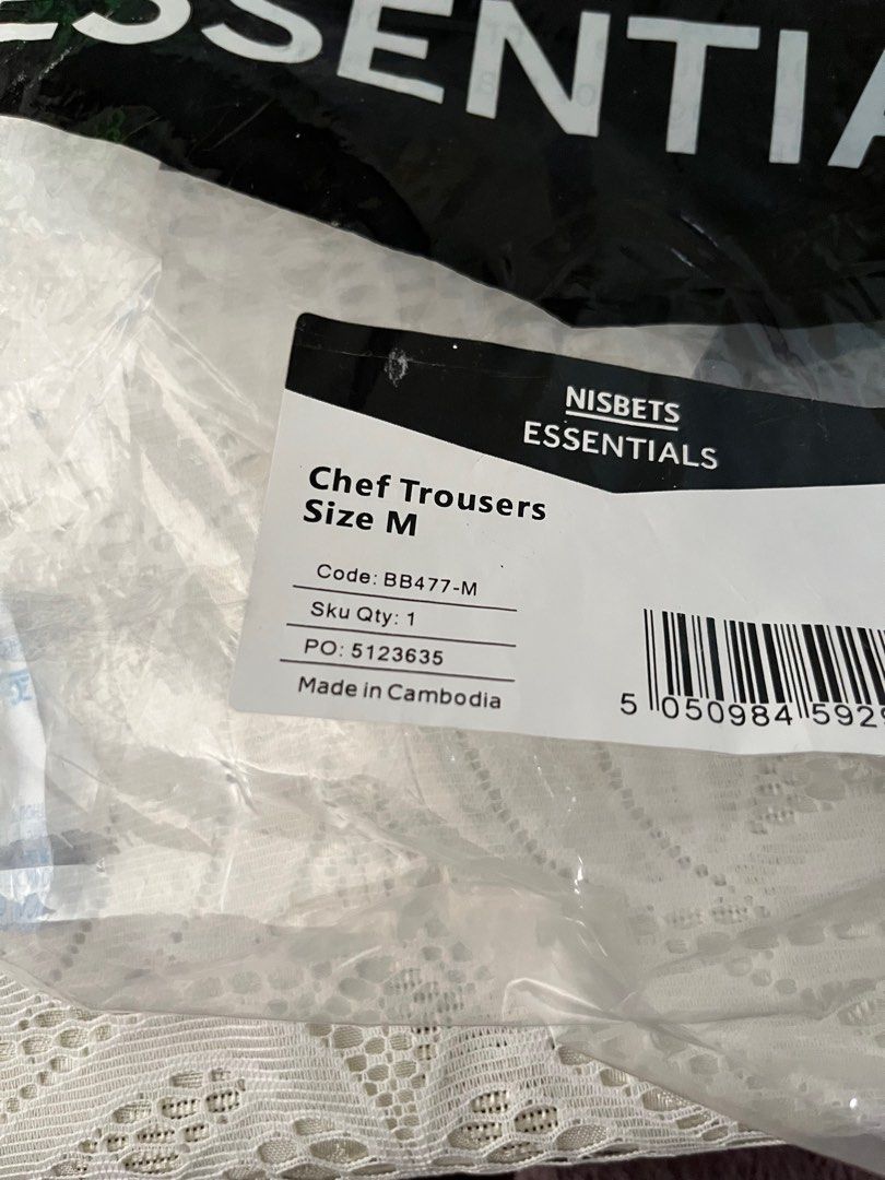 Chef jacket (Category: Coats, Jackets and Outerwear) located in Georgetown. Submitted by harinder0273-33503 (Listing ID 1345608628, Image 3). Description: 2 set CHEF JACKETS & 1 PANTS Bought overseas PICK UP FROM GEORGETOWN ✅✅✅ NEW SIZE M UK SIZE BANK TRANSFER ONLY NO FUSSY BUYER❌❌.