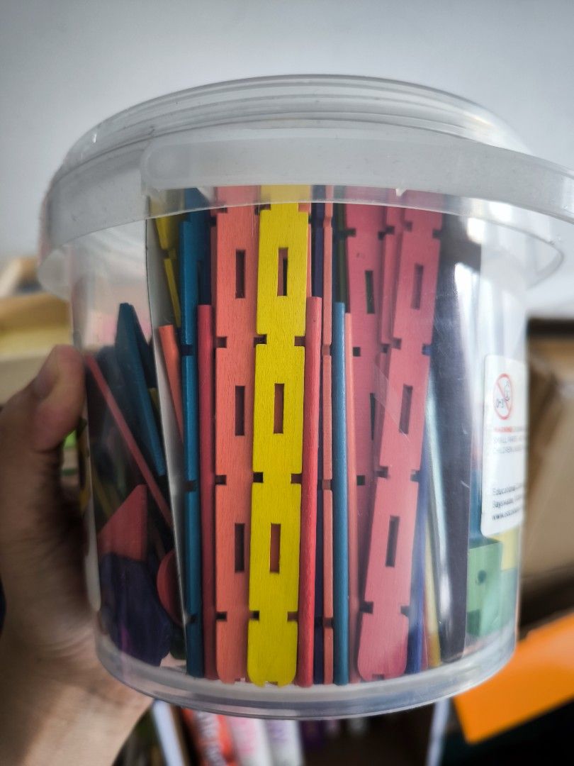 Colour construct set (Category: Infant Playtime) located in Dengkil. Submitted by prelovedlawa2 (Listing ID 1345526852, Image 3). Description: Beli lama dah tp tak pernah guna. bonding time Mak Pak main dengan anak. wooden material. boleh construct building, transport, ikut kreativiti..