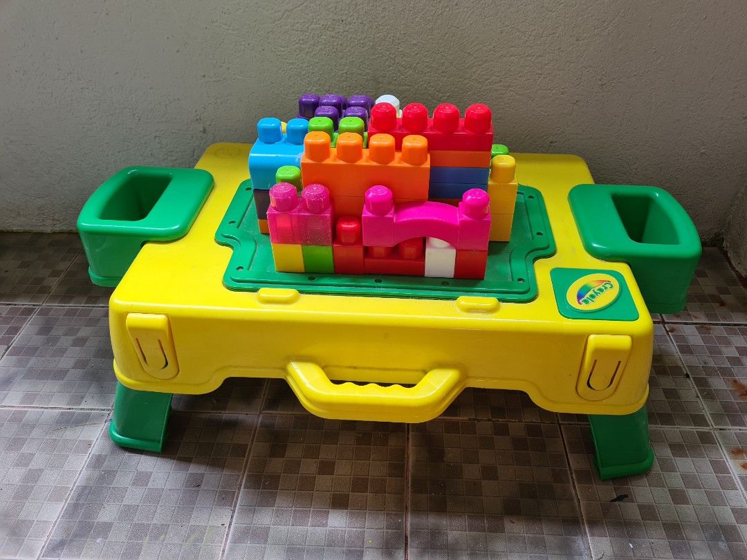 Crayola building blocks (Category: Educational & Learning Toys) located in Rizal. Submitted by rjps13 (Listing ID 1345718984, Image 2). Description: Crayola building blocks with play table. Large blocks can be played by 1 yr old and up. Location in BGC or Novaliches, Quezon city.