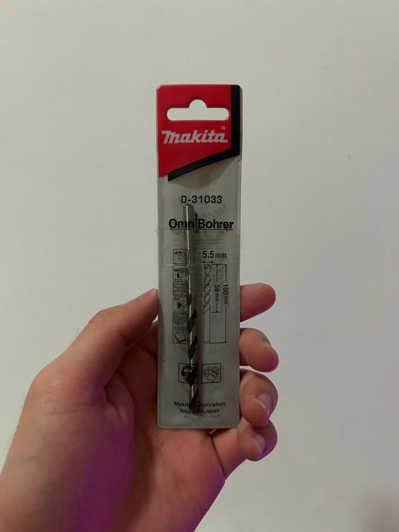 Drill bit (Category: Home Improvement Tools & Accessories) located in Singapore. Submitted by carriers80 (Listing ID 1345707751, Image 1). Description: diamater - 5.5mm length - 100mm accidentally bought extra, so selling still brand new with packaging have not been used before.