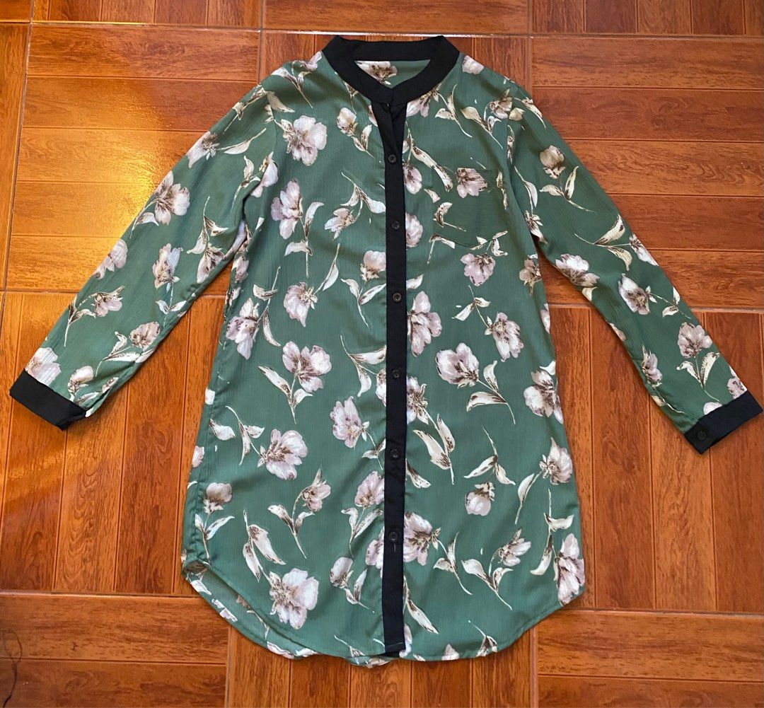 Green Floral Dress (Category: Dresses) located in Quezon City. Submitted by koreii (Listing ID 1345624842, Image 1). Description: 🛍️ Green Floral Dress🛍️ 📌L:33 B: 40 W: 38 📌With belt slot on both sides 📌Fits S-M 📌WYSIWYG 📌For sure buyers only 📌All items are in good condition unless stated otherwise😉 ✅MOP: Gcash ✅MOD: JnT, lalamove ✨Don’t be shy to dm me if interested✨ ❗️STRICTLY NO CANCELLATIONS PO❗️ 🌷HAPPY SHOPPING🌷.