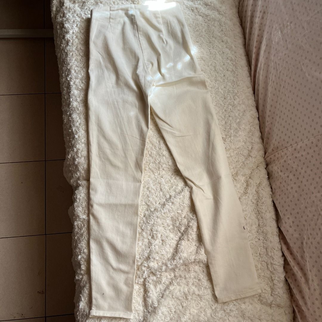 H&M White Pants (Category: Other Bottoms) located in Muntinlupa City. Submitted by _2nds (Listing ID 1345590528, Image 2). Description: - washed but never used - H&M Brand - small size; can fit up to size 24 - with zipper - with few stains - RFS: decluttering - Shipping c/o of the Buyer - Location: Alabang and Binan Laguna - Last Price Posted; No lowballers.