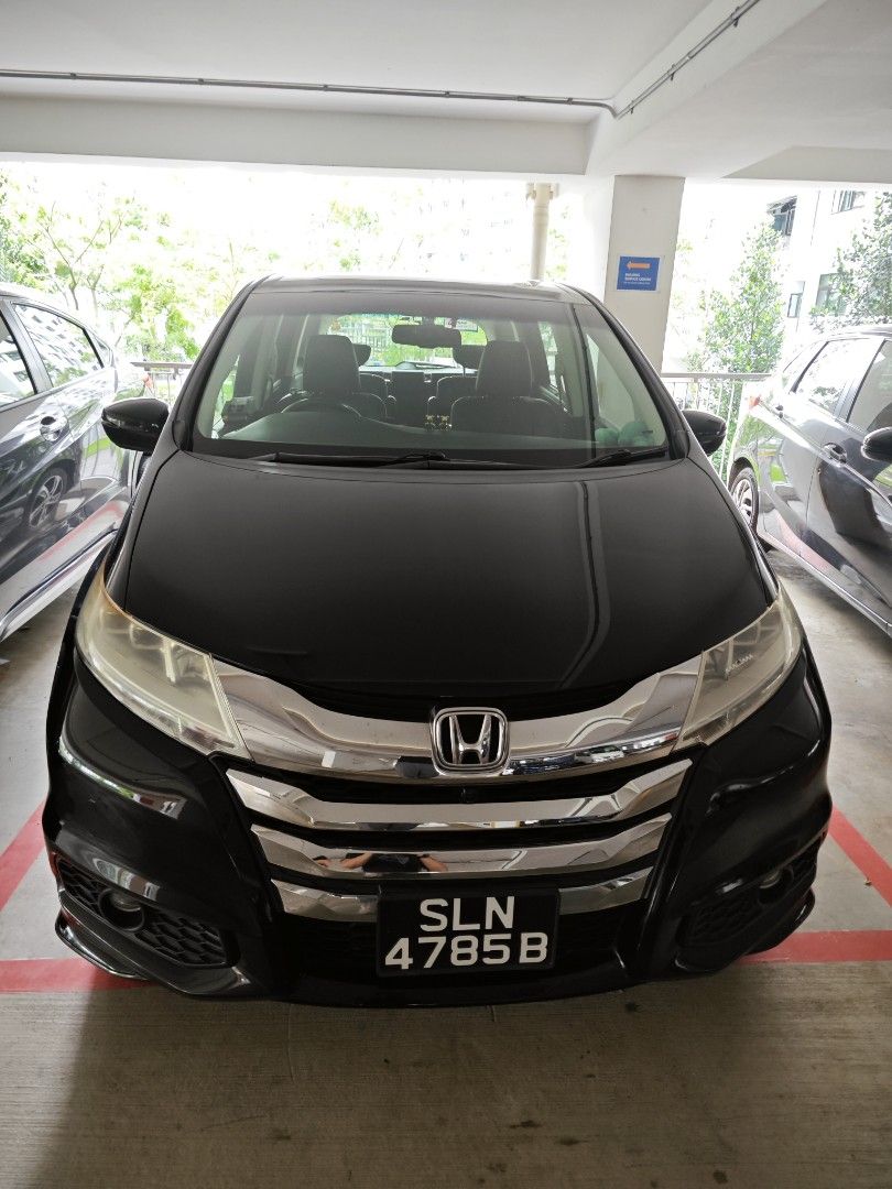 Honda Odyssey 2.4 EXV-S [MY15] (A) (Category: Used Cars) located in Singapore. Submitted by ljw1022179 (Listing ID 1345550153, Image 2). Description: sun roof, dual electric sliding door, front two electric seats, 360° parking camera, DVD player and rear LCD.