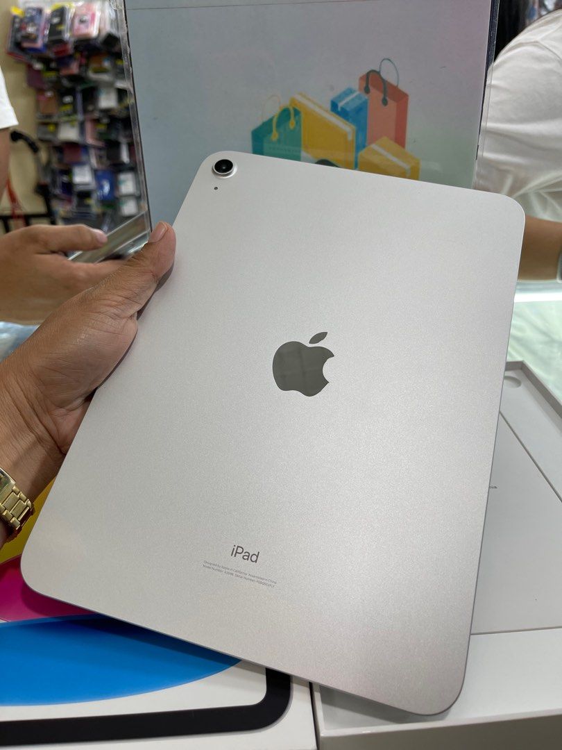 Ipad 10th gen 64gb wifi (Category: iPad) located in Pasig City. Submitted by melissaomb01623 (Listing ID 1345670007, Image 3). Description: Ipad 10th gen 64gb wifi good as new ntc variant complete with box under warranty till Dec. 2025 💯smooth 📌pick up store in greenhills shopping center 📌we do cod in metro manila and near provinces just add sf only 📌we ship nationwide via LBC 📌we accept swap/trade in 📌we accept credit card installment 📌we