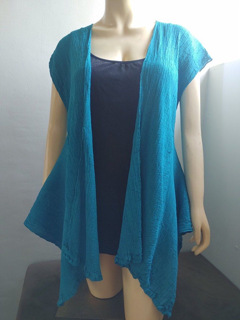 issey miyake wave blazer top (Category: Luxury Apparel) located in Balanga. Submitted by chaneldiorlegit (Listing ID 1345586452, Image 3). Description: one size.