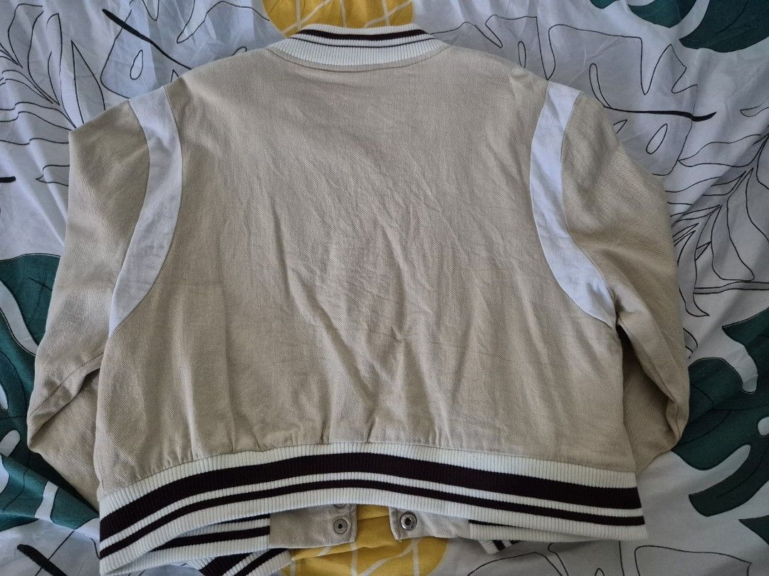 Jacket (Category: Coats, Jackets and Outerwear) located in Paranaque City. Submitted by declutter_alex (Listing ID 1345592665, Image 3). Description: Used twice only..