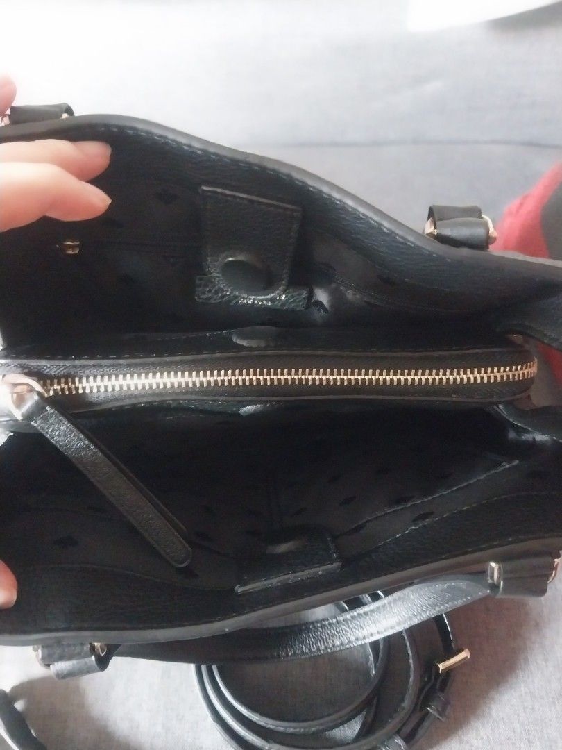 Kate Spade New York Jackson Medium Triple Compartment Satchel (Category: Cross-body Bags) located in San Pedro. Submitted by rizamad (Listing ID 1345584318, Image 3). Description: Thrice used lang. Almost new.