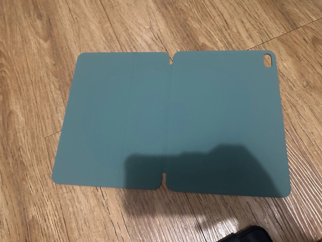 Magnetic iPad Air 4/5 case (Category: Cases & Sleeves) located in Quezon City. Submitted by rrrandomsellerrr (Listing ID 1345668834, Image 2). Description: with stickers dan be removed then cleaned by you.