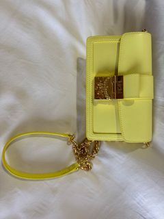 (Category: ) located in . Submitted by luggageoutletsg (Listing ID 1345636463, Image 1). Description: .